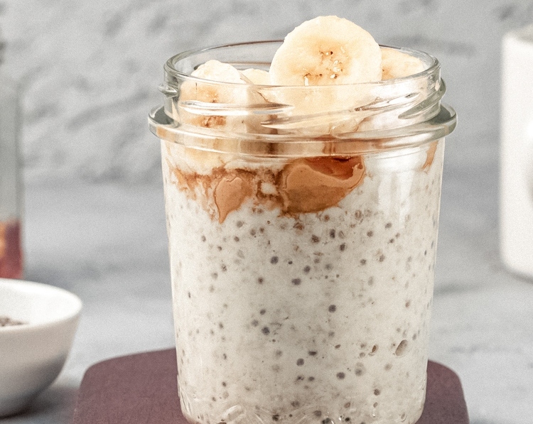 Easy overnight oats recipe for busy mornings top view