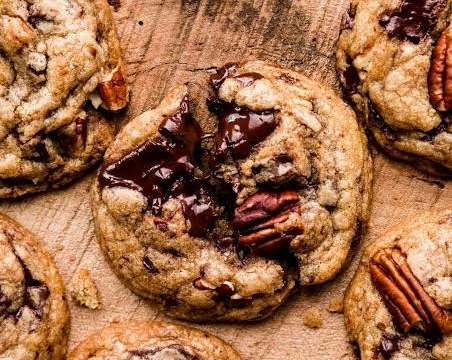 Easy Pecan Chocolate Fall Cookies Everyone Loves suggested serving