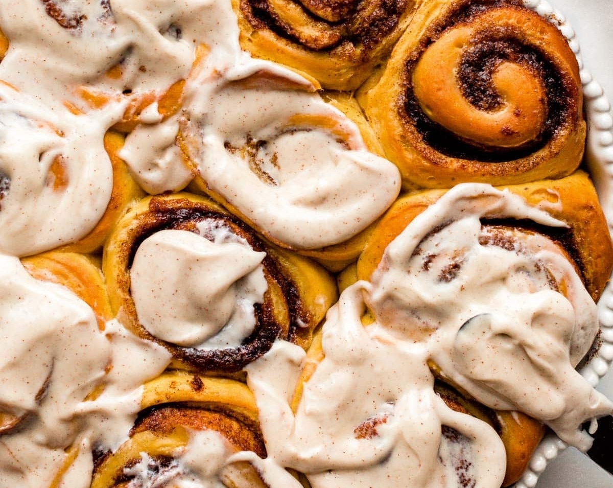 The Best Pumpkin Cinnamon Rolls For Fall Baking suggested serving