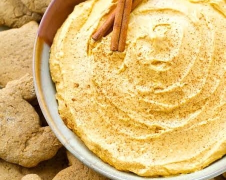 Easy 5 Minute Pumpkin Cheesecake Dip suggested serving