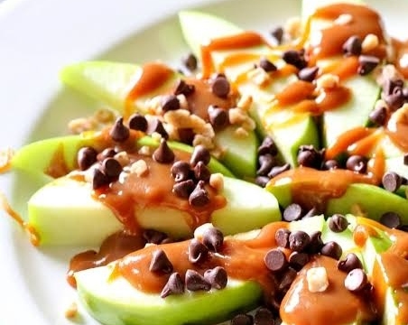 Viral Salted Caramel Apple Nachos With Pecans top view